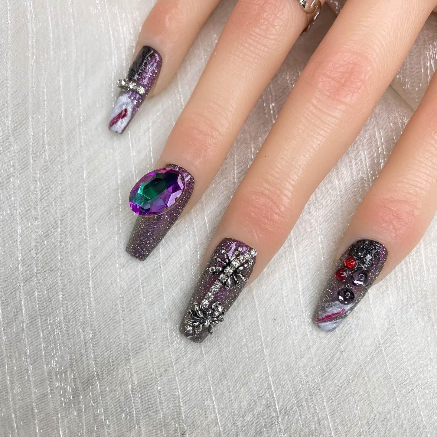 Royal Arachnid Short Press-On Nails – Handmade Gradient Soft Gel Set